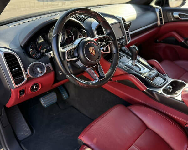 Черный Порше Каен, объемом двигателя 3.6 л и пробегом 120 тыс. км за 39000 $, фото 7 на Automoto.ua
