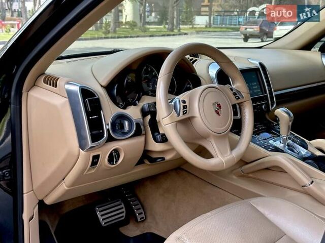 Черный Порше Каен, объемом двигателя 3 л и пробегом 165 тыс. км за 21500 $, фото 28 на Automoto.ua