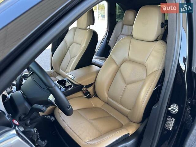 Чорний Порше Cayenne, об'ємом двигуна 2.97 л та пробігом 164 тис. км за 27999 $, фото 37 на Automoto.ua