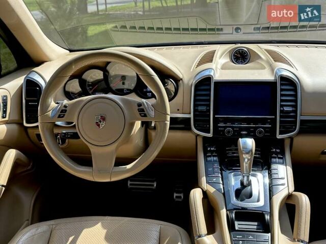 Черный Порше Каен, объемом двигателя 3 л и пробегом 165 тыс. км за 21500 $, фото 13 на Automoto.ua