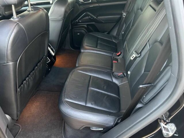 Черный Порше Каен, объемом двигателя 0 л и пробегом 55 тыс. км за 18000 $, фото 15 на Automoto.ua