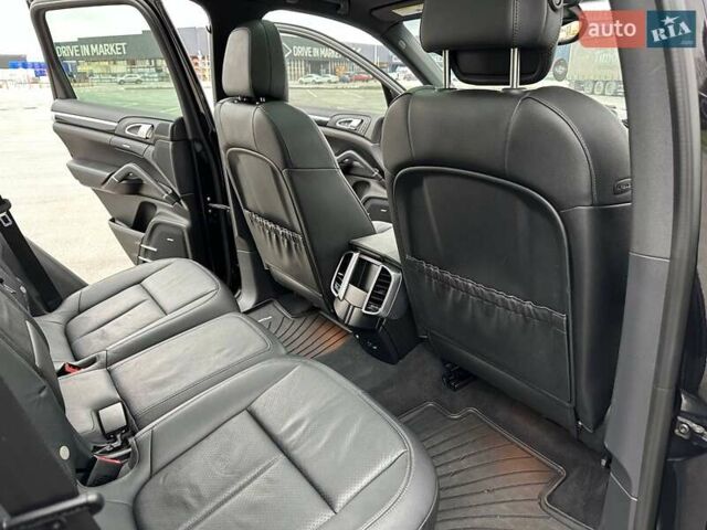 Чорний Порше Cayenne, об'ємом двигуна 3 л та пробігом 286 тис. км за 22000 $, фото 37 на Automoto.ua