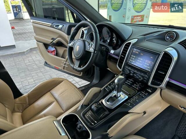 Чорний Порше Cayenne, об'ємом двигуна 2.97 л та пробігом 164 тис. км за 27999 $, фото 45 на Automoto.ua