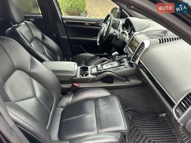 Чорний Порше Cayenne, об'ємом двигуна 3 л та пробігом 145 тис. км за 15900 $, фото 9 на Automoto.ua