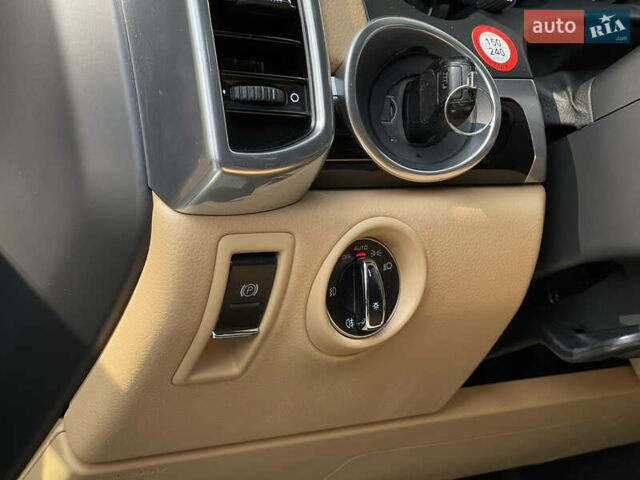 Черный Порше Каен, объемом двигателя 3.6 л и пробегом 124 тыс. км за 25800 $, фото 27 на Automoto.ua