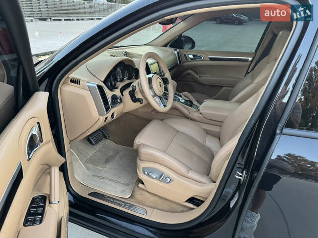 Чорний Порше Cayenne, об'ємом двигуна 3.6 л та пробігом 161 тис. км за 25000 $, фото 17 на Automoto.ua