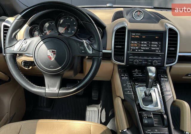 Черный Порше Каен, объемом двигателя 3.6 л и пробегом 124 тыс. км за 25800 $, фото 12 на Automoto.ua