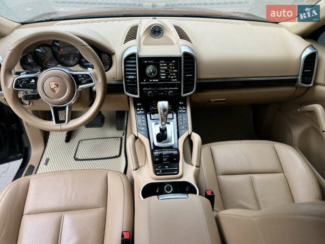 Черный Порше Каен, объемом двигателя 2.99 л и пробегом 145 тыс. км за 27500 $, фото 14 на Automoto.ua