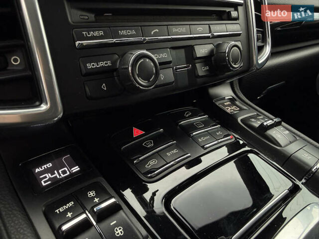 Чорний Порше Cayenne, об'ємом двигуна 3.6 л та пробігом 156 тис. км за 22300 $, фото 26 на Automoto.ua