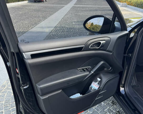 Черный Порше Каен, объемом двигателя 3.6 л и пробегом 149 тыс. км за 19500 $, фото 20 на Automoto.ua