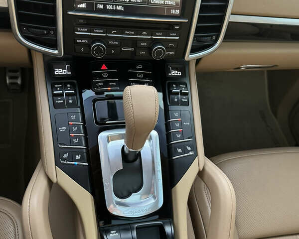 Чорний Порше Cayenne, об'ємом двигуна 3.6 л та пробігом 161 тис. км за 25000 $, фото 22 на Automoto.ua