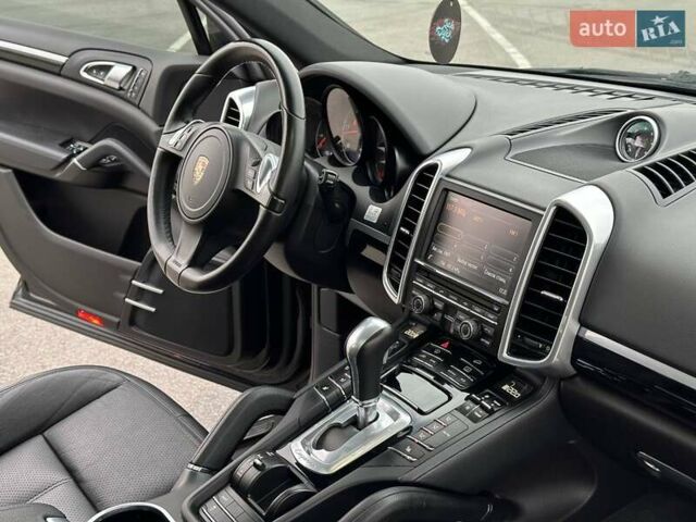 Чорний Порше Cayenne, об'ємом двигуна 3 л та пробігом 286 тис. км за 22000 $, фото 39 на Automoto.ua