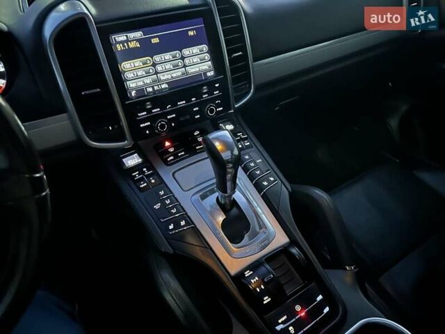 Черный Порше Каен, объемом двигателя 3.6 л и пробегом 252 тыс. км за 25999 $, фото 21 на Automoto.ua