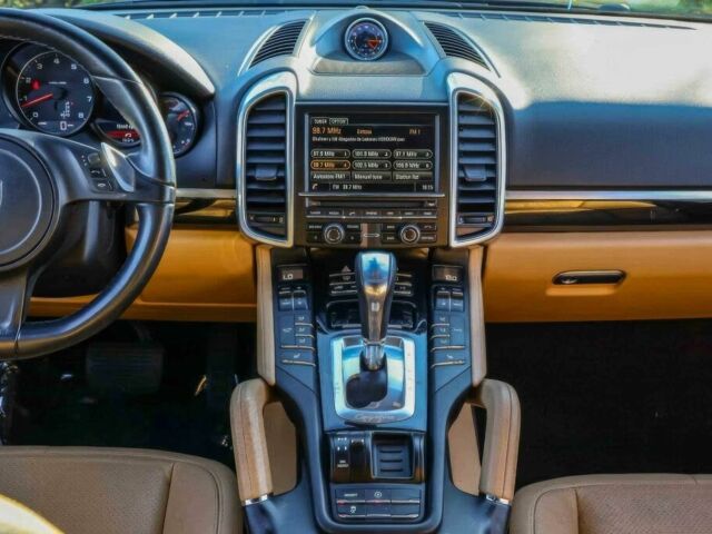 Порше Каен 2014 в Львове на Automoto.ua Черный Порше Каен, объемом двигателя 3.6 л и пробегом 84 тыс. км за 11500 $, фото 8 на Automoto.ua