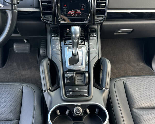 Черный Порше Каен, объемом двигателя 3.6 л и пробегом 149 тыс. км за 19500 $, фото 13 на Automoto.ua