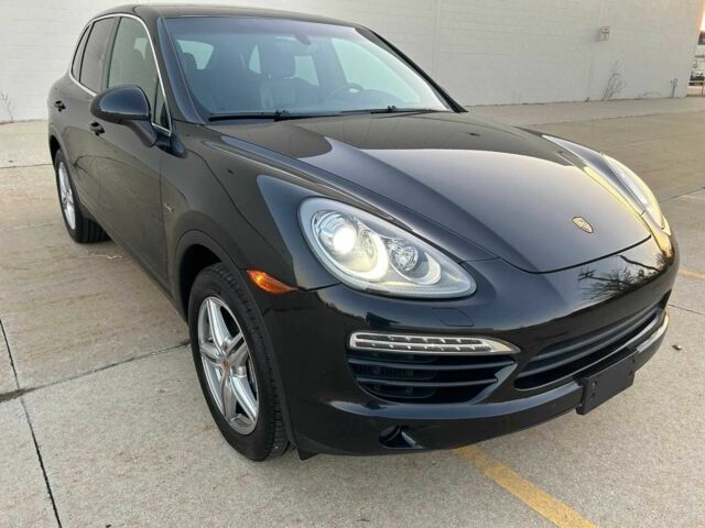 Черный Порше Каен, объемом двигателя 0 л и пробегом 55 тыс. км за 18000 $, фото 1 на Automoto.ua