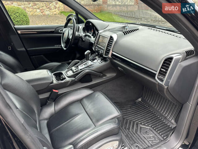 Чорний Порше Cayenne, об'ємом двигуна 3 л та пробігом 145 тис. км за 15900 $, фото 12 на Automoto.ua