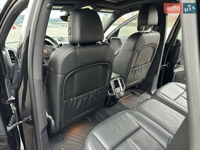 Чорний Порше Cayenne, об'ємом двигуна 3 л та пробігом 286 тис. км за 22000 $, фото 41 на Automoto.ua