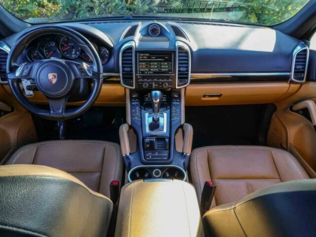 Порше Каен 2014 в Львове на Automoto.ua Черный Порше Каен, объемом двигателя 3.6 л и пробегом 84 тыс. км за 11500 $, фото 7 на Automoto.ua