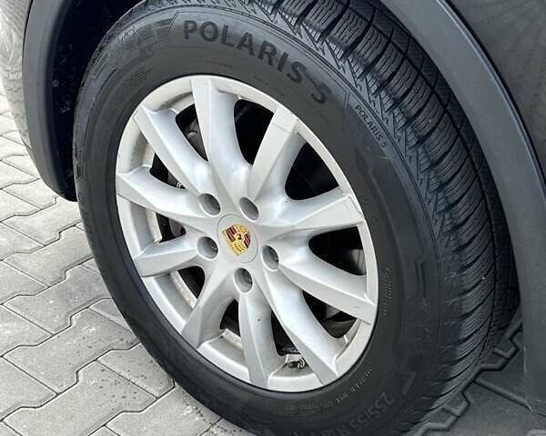 Черный Порше Каен, объемом двигателя 3.6 л и пробегом 337 тыс. км за 17300 $, фото 5 на Automoto.ua