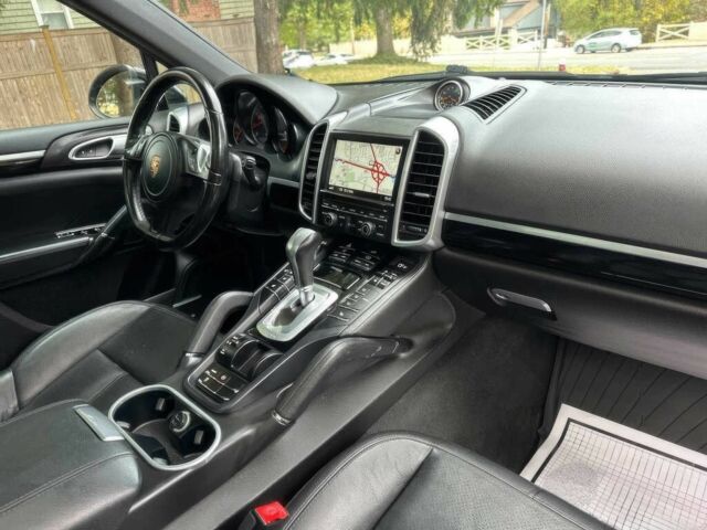 Чорний Порше Cayenne, об'ємом двигуна 3.6 л та пробігом 80 тис. км за 10600 $, фото 6 на Automoto.ua