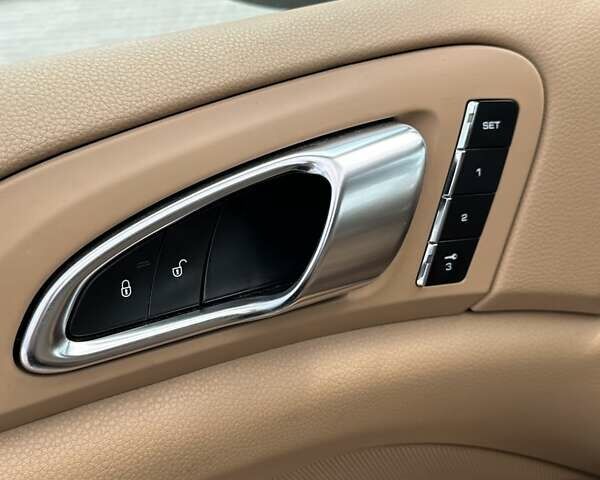 Черный Порше Каен, объемом двигателя 3.6 л и пробегом 337 тыс. км за 17300 $, фото 21 на Automoto.ua