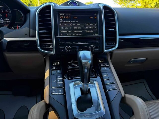 Чорний Порше Cayenne, об'ємом двигуна 3.6 л та пробігом 82 тис. км за 15000 $, фото 11 на Automoto.ua