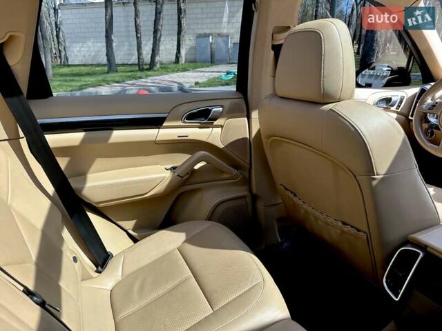 Черный Порше Каен, объемом двигателя 3 л и пробегом 165 тыс. км за 21500 $, фото 23 на Automoto.ua