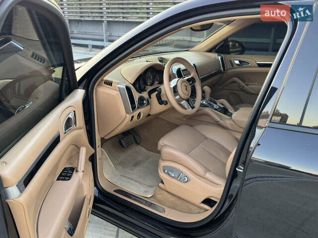 Чорний Порше Cayenne, об'ємом двигуна 3.6 л та пробігом 161 тис. км за 25000 $, фото 38 на Automoto.ua