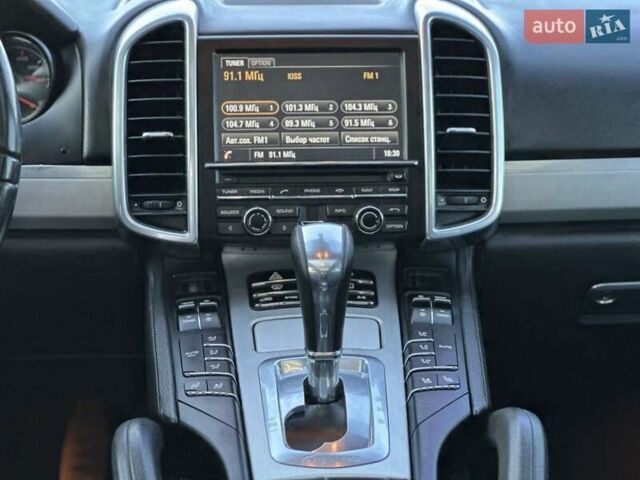 Черный Порше Каен, объемом двигателя 3.6 л и пробегом 252 тыс. км за 25999 $, фото 29 на Automoto.ua