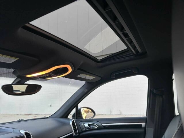 Черный Порше Каен, объемом двигателя 0 л и пробегом 55 тыс. км за 18000 $, фото 22 на Automoto.ua