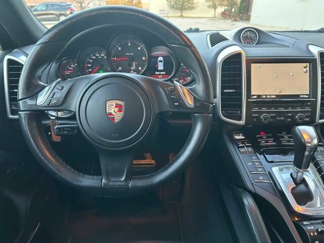 Черный Порше Каен, объемом двигателя 0 л и пробегом 55 тыс. км за 18000 $, фото 20 на Automoto.ua