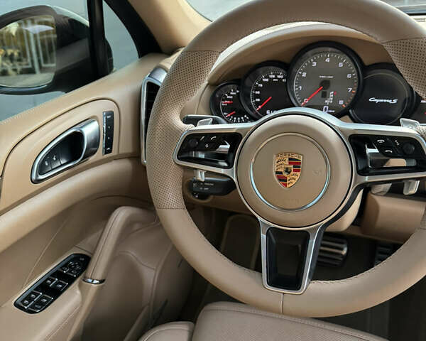 Чорний Порше Cayenne, об'ємом двигуна 3.6 л та пробігом 161 тис. км за 25000 $, фото 24 на Automoto.ua