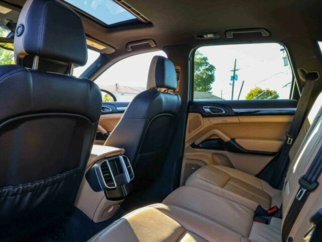 Порше Каен 2014 в Львове на Automoto.ua Черный Порше Каен, объемом двигателя 3.6 л и пробегом 84 тыс. км за 11500 $, фото 11 на Automoto.ua