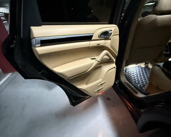 Чорний Порше Cayenne, об'ємом двигуна 2.97 л та пробігом 169 тис. км за 31900 $, фото 18 на Automoto.ua