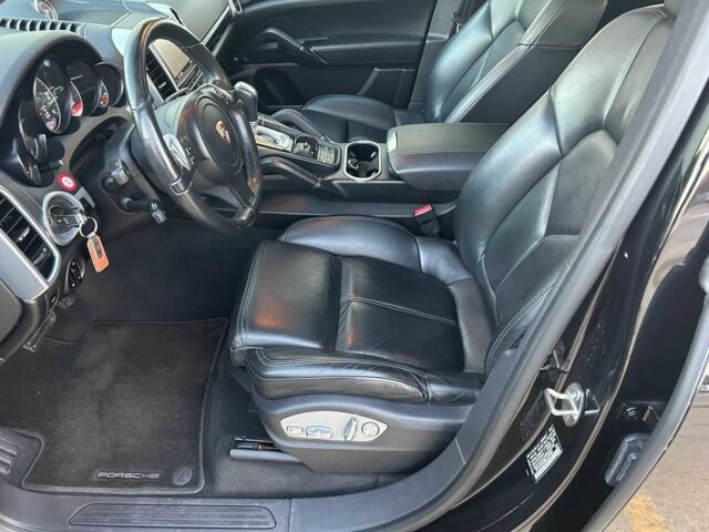 Черный Порше Каен, объемом двигателя 0 л и пробегом 55 тыс. км за 18000 $, фото 11 на Automoto.ua