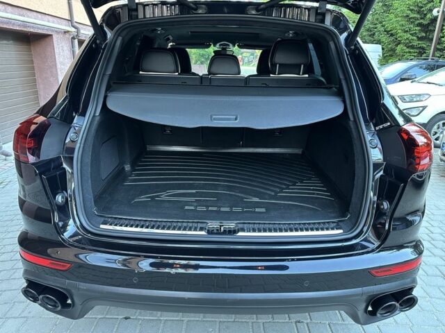 Черный Порше Каен, объемом двигателя 4.2 л и пробегом 137 тыс. км за 40000 $, фото 6 на Automoto.ua