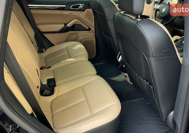 Черный Порше Каен, объемом двигателя 3.6 л и пробегом 124 тыс. км за 25800 $, фото 6 на Automoto.ua