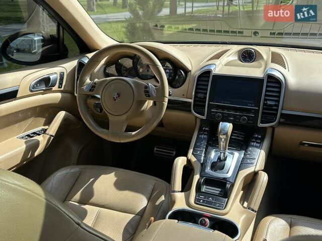 Черный Порше Каен, объемом двигателя 3 л и пробегом 165 тыс. км за 21500 $, фото 12 на Automoto.ua