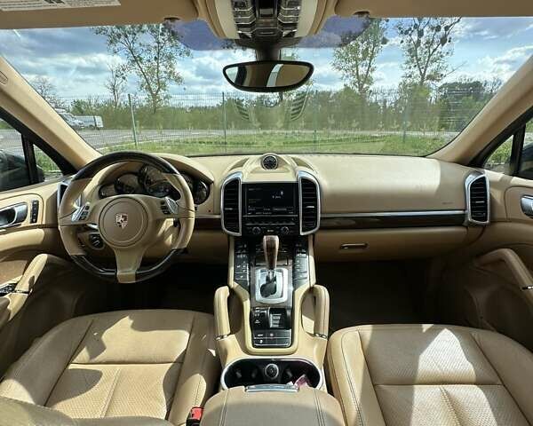 Черный Порше Каен, объемом двигателя 3.6 л и пробегом 337 тыс. км за 17300 $, фото 16 на Automoto.ua