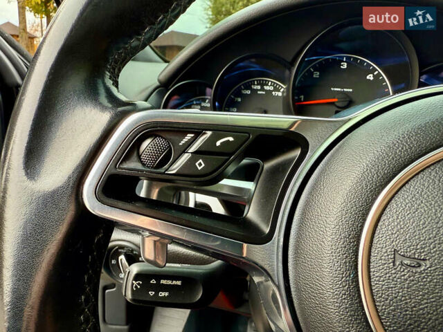 Порше Cayenne 2015 у Тернополі на Automoto.ua Чорний Порше Cayenne, об'ємом двигуна 2.97 л та пробігом 298 тис. км за 29900 $, фото 21 на Automoto.ua
