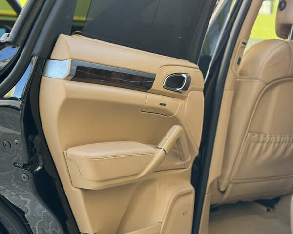 Чорний Порше Cayenne, об'ємом двигуна 3.6 л та пробігом 270 тис. км за 25000 $, фото 17 на Automoto.ua