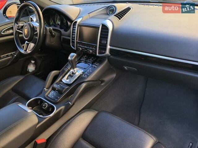 Черный Порше Каен, объемом двигателя 3 л и пробегом 111 тыс. км за 32989 $, фото 10 на Automoto.ua