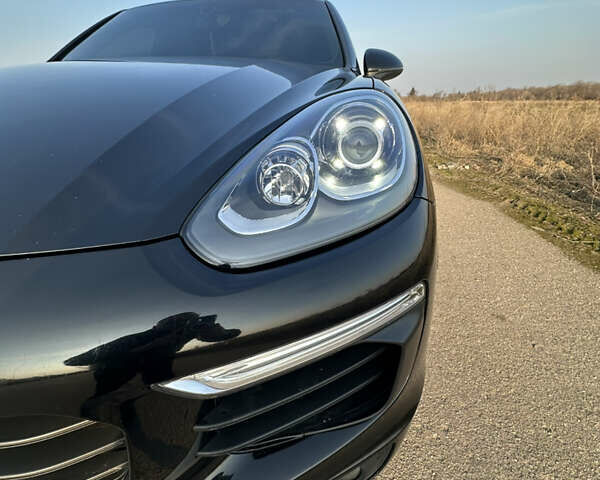 Чорний Порше Cayenne, об'ємом двигуна 2.97 л та пробігом 140 тис. км за 32500 $, фото 2 на Automoto.ua