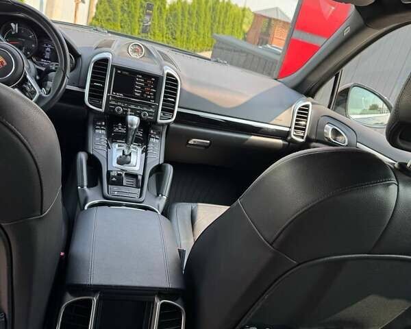Чорний Порше Cayenne, об'ємом двигуна 2.97 л та пробігом 170 тис. км за 33500 $, фото 17 на Automoto.ua