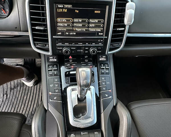 Чорний Порше Cayenne, об'ємом двигуна 2.97 л та пробігом 220 тис. км за 40000 $, фото 17 на Automoto.ua