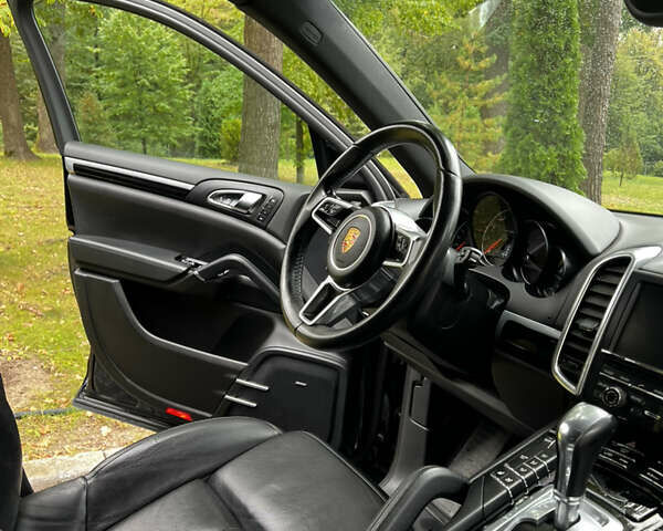 Черный Порше Каен, объемом двигателя 3.6 л и пробегом 201 тыс. км за 26900 $, фото 15 на Automoto.ua