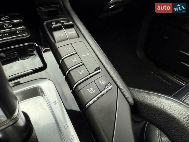 Порше Cayenne 2015 у Тернополі на Automoto.ua Чорний Порше Cayenne, об'ємом двигуна 2.97 л та пробігом 298 тис. км за 29900 $, фото 35 на Automoto.ua