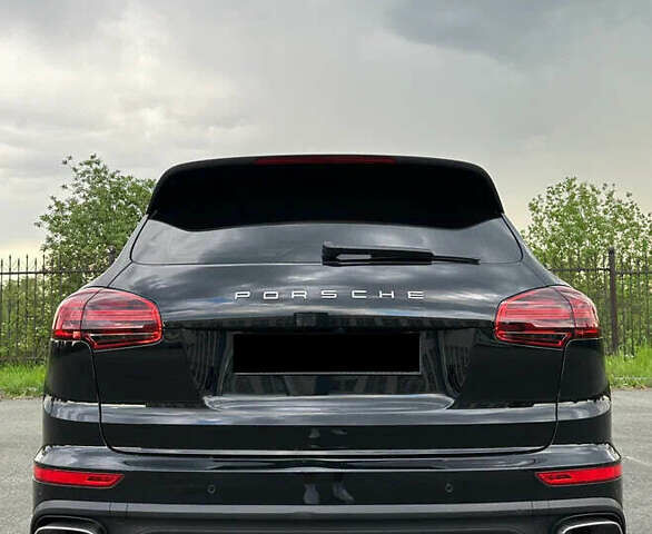 Чорний Порше Cayenne, об'ємом двигуна 2.97 л та пробігом 160 тис. км за 30000 $, фото 3 на Automoto.ua