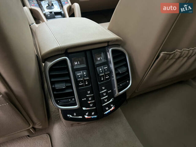 Черный Порше Каен, объемом двигателя 3.6 л и пробегом 274 тыс. км за 24950 $, фото 65 на Automoto.ua